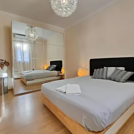 Elegant Apartment Rambla Badal Barcelona Exterior photo
