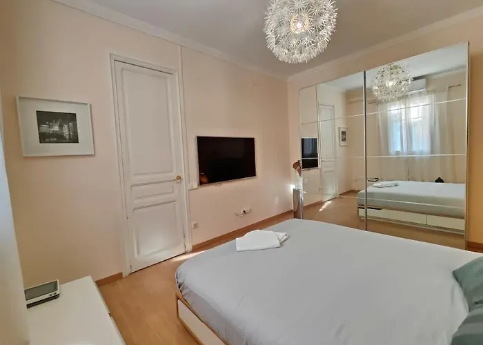Elegant Apartment Rambla Badal